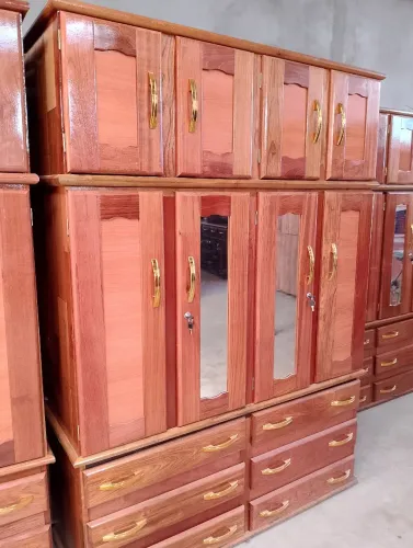 GUARDA ROUPA DE CASAL 4 PORTAS NOVO.