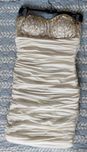 Vestido de festa curto branco