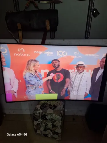 TV SANSUNG 55 TELA CURVA ..BOM ESTADO DIGITAL 3 HDMI