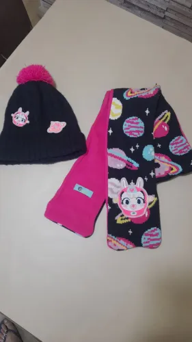 Conjunto de Gorro e Cachecol Infantil marca Puket , seminovo, tamanho 10 anos