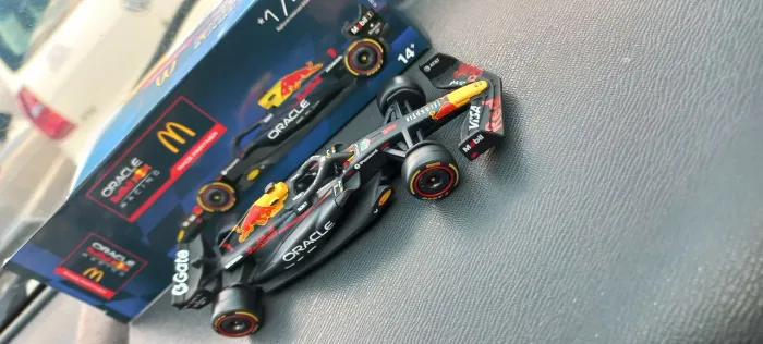 Carrinho Red Bull F1 Mc Donalds