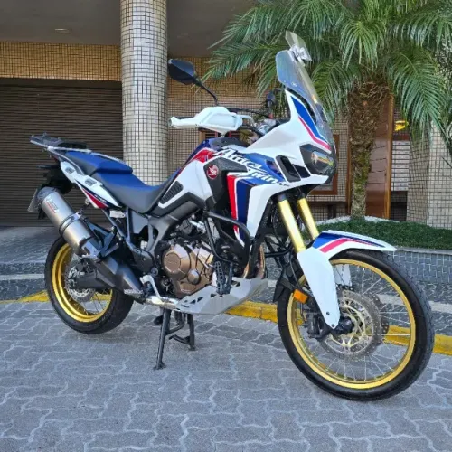 Honda Africa Twin 1000 (2° dono - 15 mil em acessórios - Revisada - Zerada)
