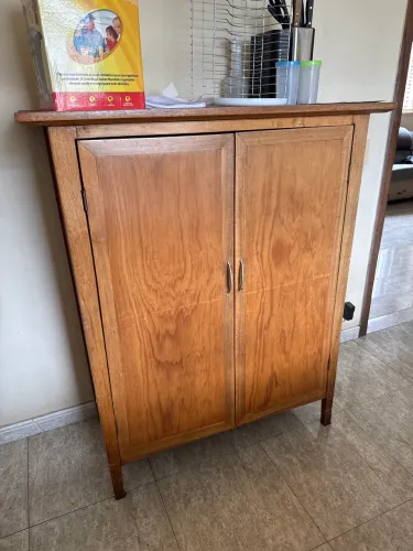 Cômoda Estante de Madeira com 3 prateleiras (107x50x127 cm)