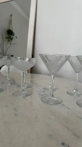 Conjunto de 8 taças para drinks em vidro