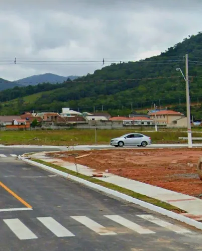 Vendo terreno/ lote de esquina com 395 m² no Loteamento Vivenda Praianos - Forquilhas, 