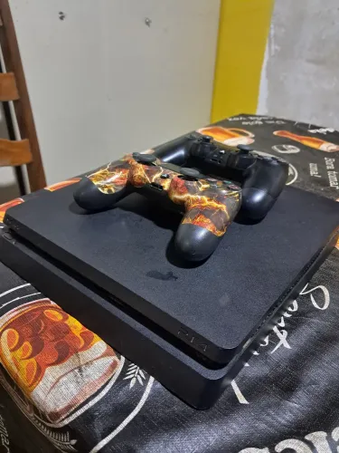 Ps4 semi novo!
