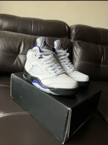Air Jordan 5 Retro Dark Concord.