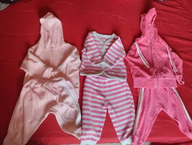 Conjunto casaquinho e calça infantil (6 meses a 1 ano)