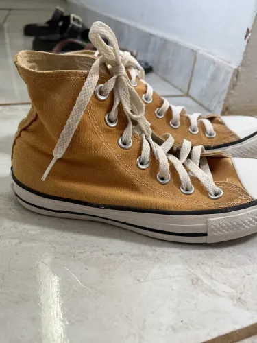 Tênis all star mostarda (pouco uso)