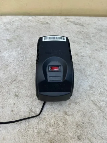 Estabilizador com 4 tomadas 