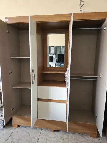 Guarda roupa novo