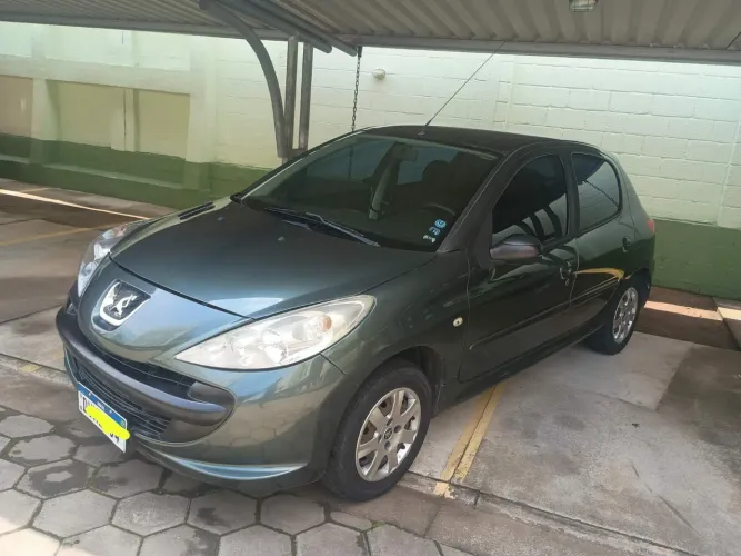 Peugeot 207 X-line 1.4 Flex 8V 5P 2011