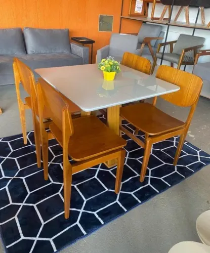 Mesa de Jantar Rubi com 4 Cadeiras Montreal 90x90 Fazemos Entrega