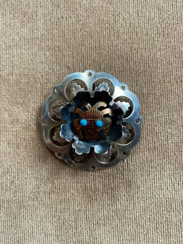 Broche e pingente Artesanal Flor com Detalhes em Turquesa