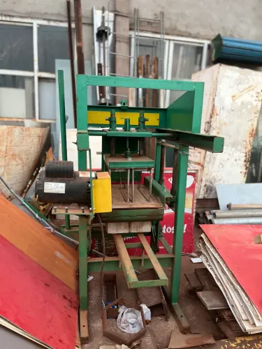 Máquina de fazer bloco