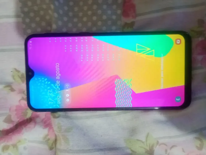 Vendo um celular Samsung M20