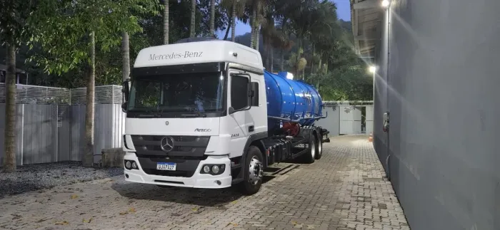 Caminhao Mercedes Atego 2426 Vacuo/hidrojato