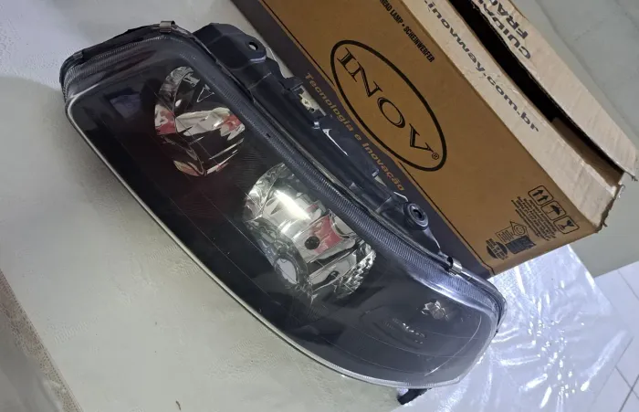 Farol Gol Parati Saveiro G3 2000/2005 Foco Duplo Masc. Negra LE