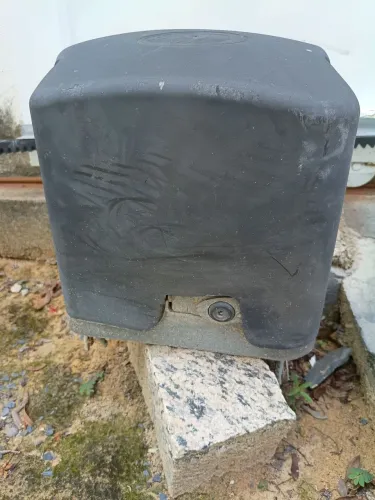 Motor de portão usado