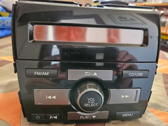 Rádio original Toca CD Player Honda City c/moldura chicote em excelente estado sem detalhe