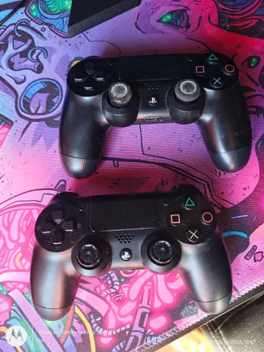 VENDO DOIS CONTROLES 