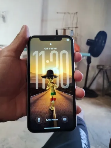 IPHONE 11 BRANCO 64G MAS CARREGADOR PORTÁTIL
