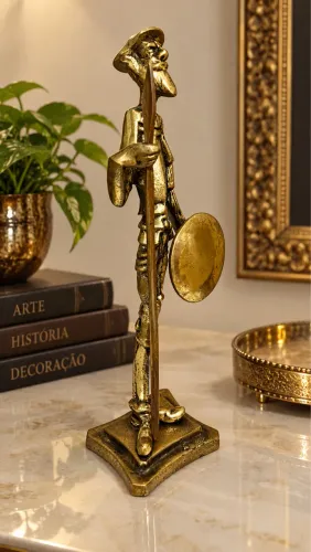 ESCULTURA EM BRONZE MACIÇO - GUERREIRO MEDIEVAL COM LANÇA E ESCUDO