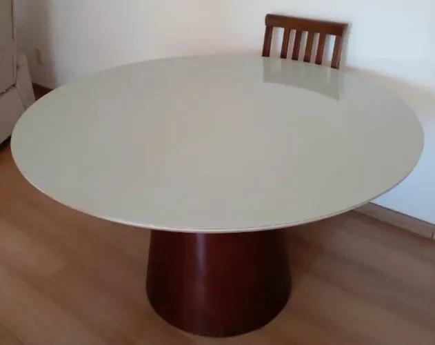 Mesa de jantar redonda + cadeiras