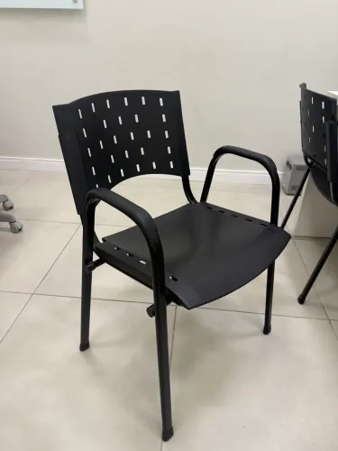 Cadeiras plástico injetado 