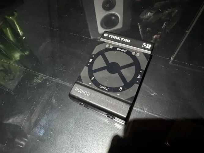 Placa de audio TRAKTOR AUDIO 2