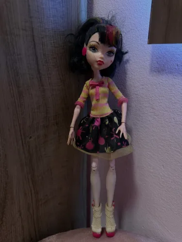 Boneca Draculaura Art Class Aula de arte