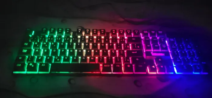 Teclado semi-mecanico