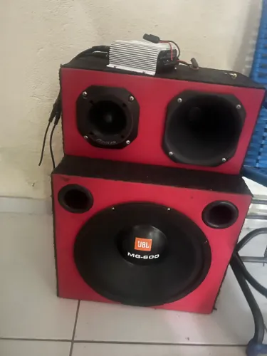 Caixa trio JBL