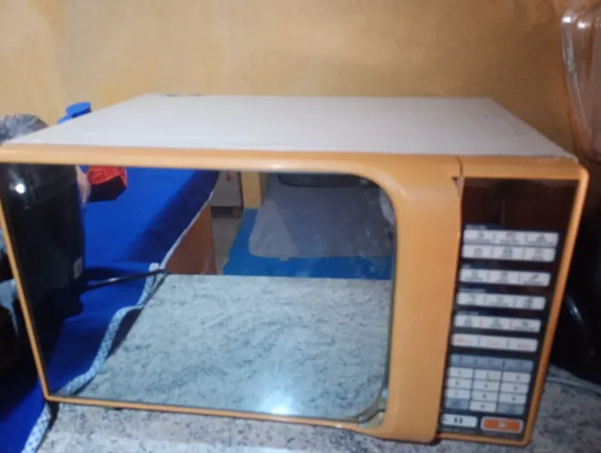 Vendo microondas com problemas no painel