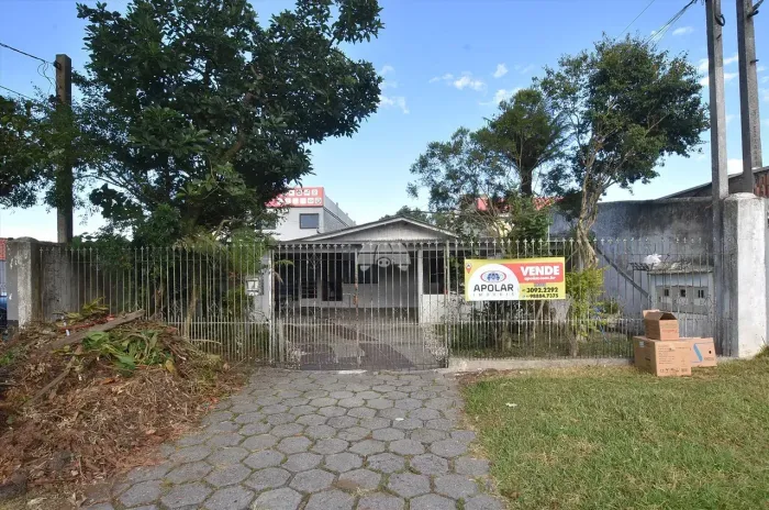Imóvel para venda tem 580 metros quadrados em Sítio Cercado - Curitiba - PR