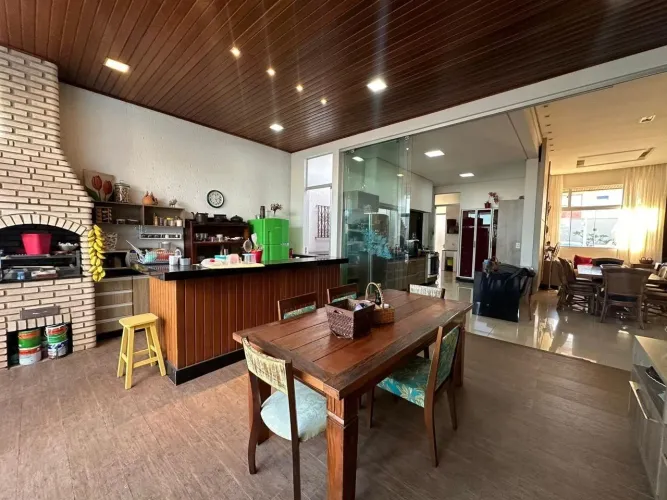 Casa à venda no Condomínio Carmel em Uberlândia