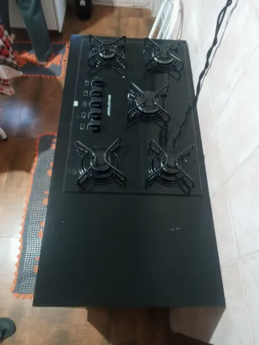Fogão brastemp e balcão cooktop semi novos.