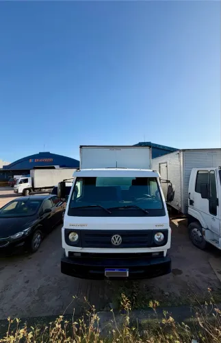 Caminhão baú 9.160 Volkswagen