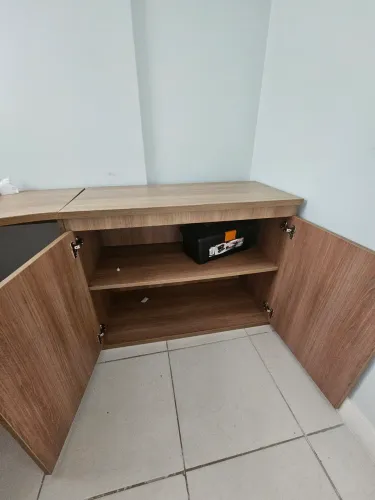Conjunto de móveis para escritório em MDF