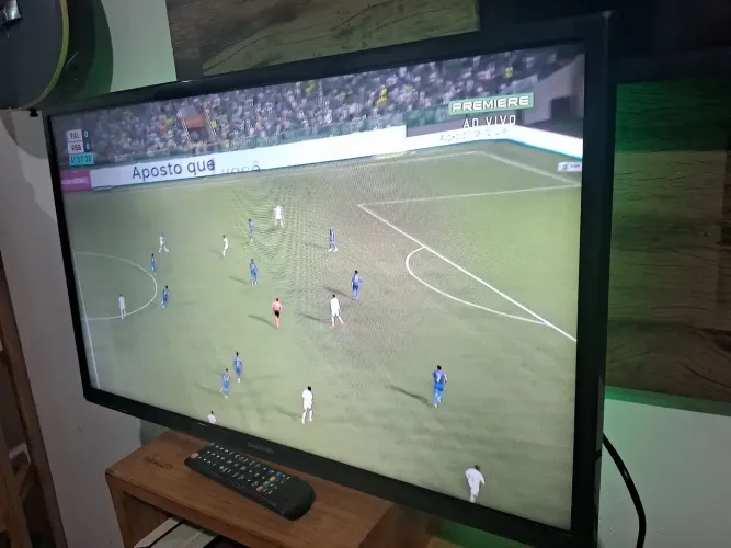 TV Samsung 32 LED - HDMI e USB - Perfeita p/ Fire Stick, Chromecast e Consoles