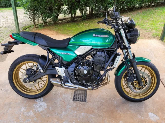 Motocicleta Z650RS