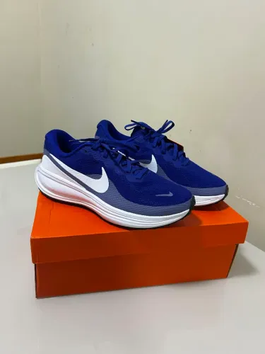 Tênis Nike revolution 8 