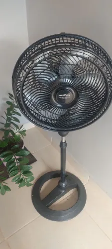 Vendo esse ventilador de coluna 40 cem está funcionando perfeitamente faço entrega 