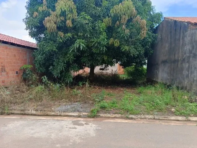 VENDO UM LOTE QUITADO COM ÁREA DE 300m² NO LOTEAMENTO LINHA VERDE, PARAUAPEBAS/PA