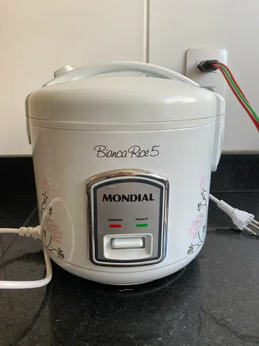 Panela elétrica de arroz e vapor