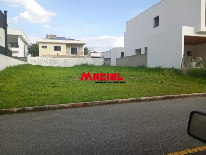 Terreno em Taubaté no condomínio Ouro Ville
