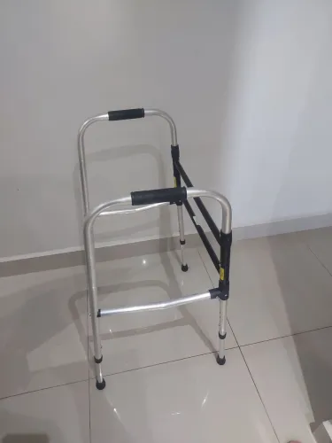 Andador adulto