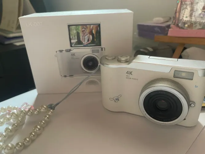 Câmera Digital 4K LK-007 Branca com Tela Retrátil