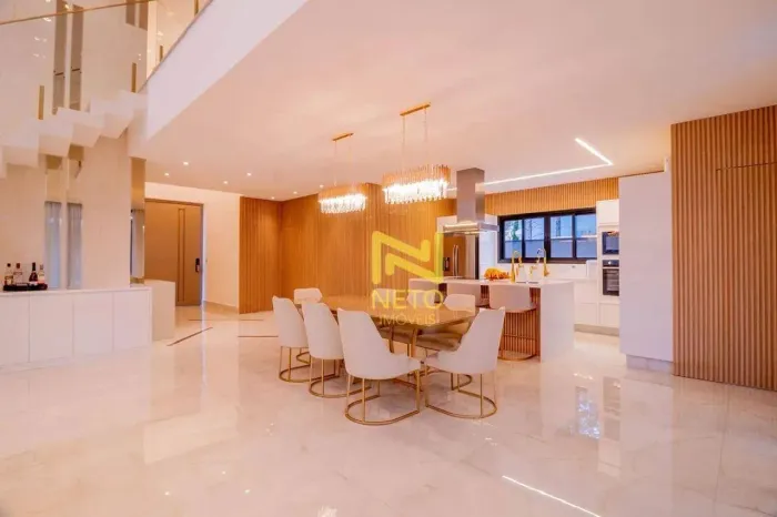 Casa em Condomínio - 4 suítes, churrasqueira, piscina e muito mais