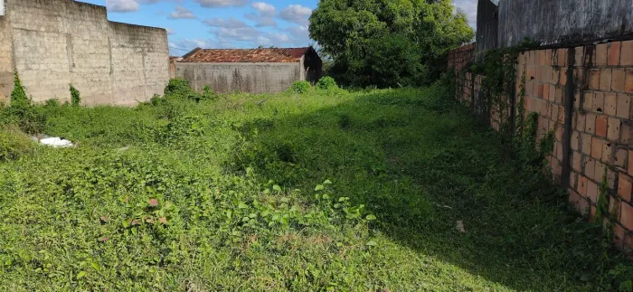 Terreno 200m² com Alicerce Pronto - A 13 km de Aracaju